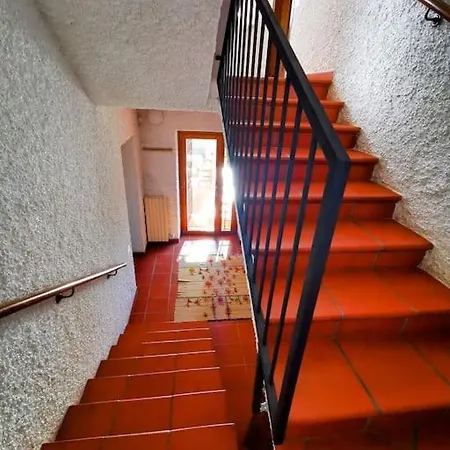 Ghirlanda Λατζίζε